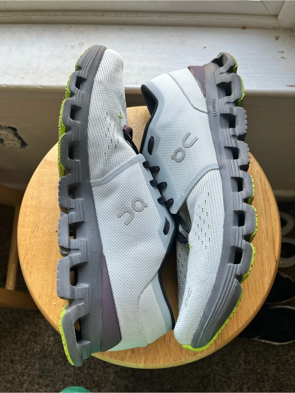 On Running Men’s Cloud X 4 Running Shoes in Light Gray with Lime Accents